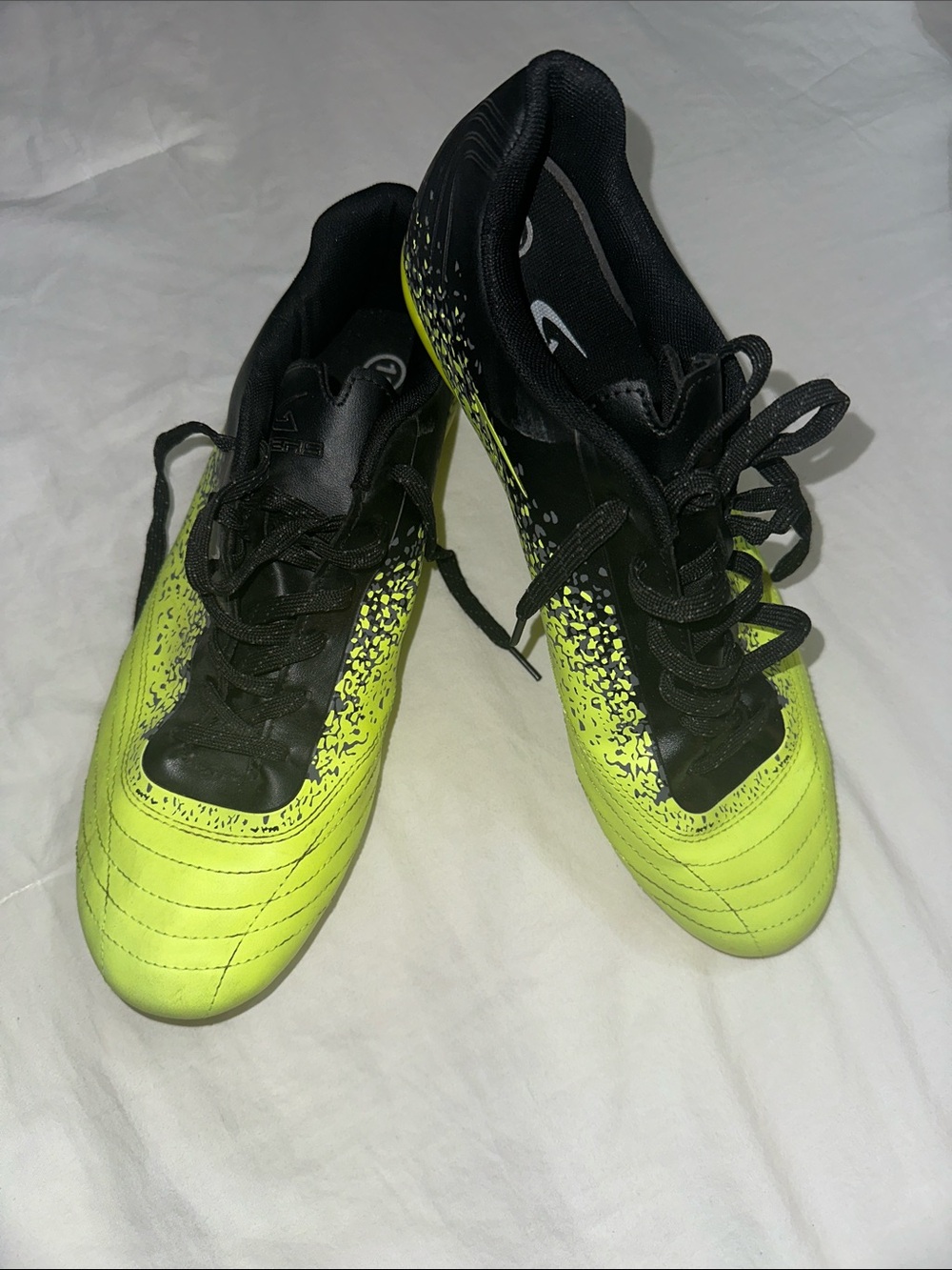 Men's Neon Yellow and Black Athletic Soccer Shoes